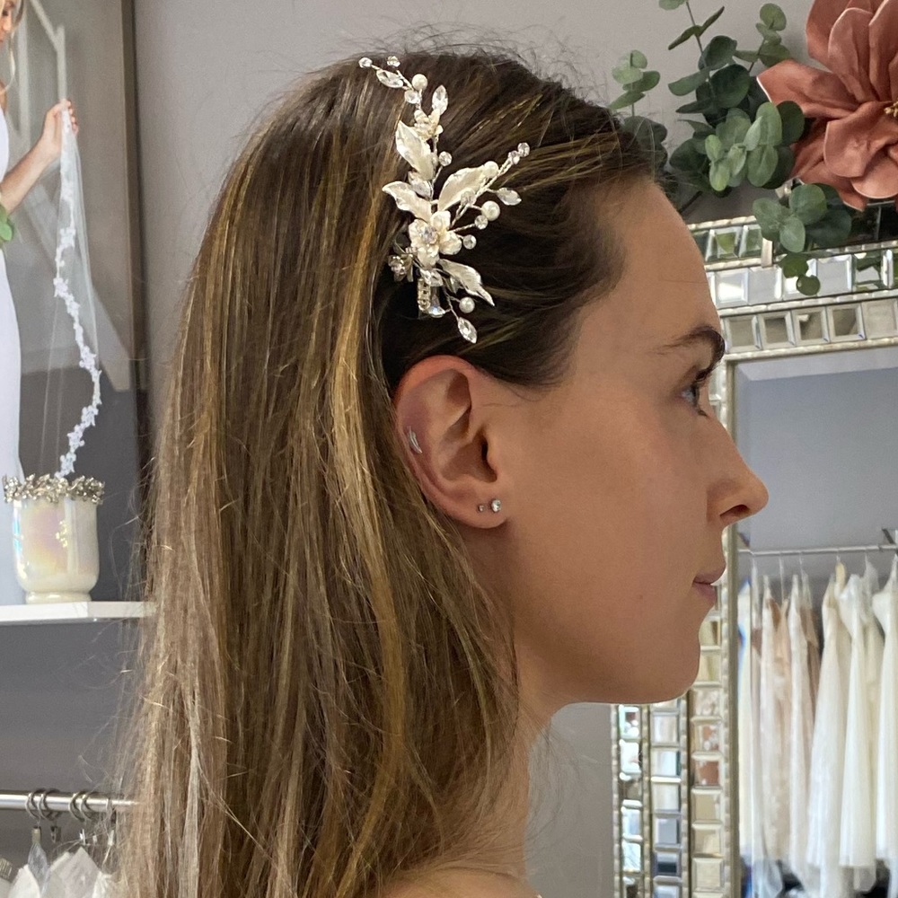 Pearl silver bridal hair clip
